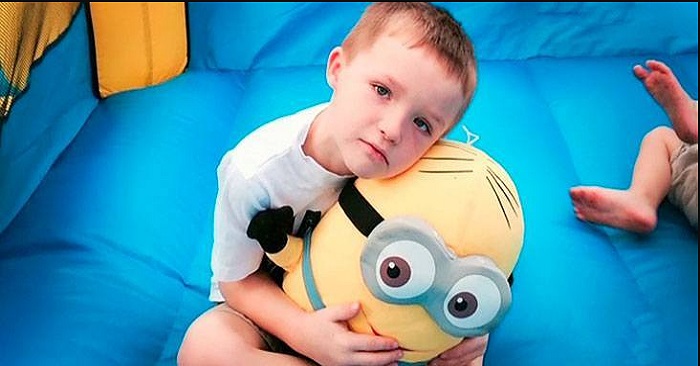 När Glenn fyllde 6 år kom ingen på hans födelsedagskalas – Då gjorde polisen något för den autistiska pojken! När Glenn fyllde 6 år kom ingen på hans födelsedagskalas – Då gjorde polisen något för den autistiska pojken!