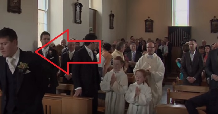 Han står och väntar på sin blivande fru i kyrkan! Det som händer DÅ? OTROLIGT! Han står och väntar på sin blivande fru i kyrkan! Det som händer DÅ? OTROLIGT!