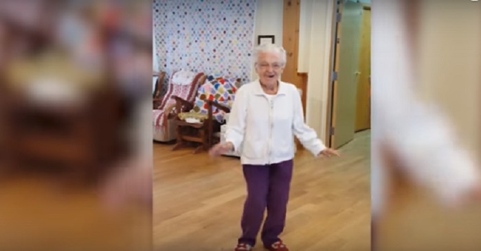 Denna 101-åriga mormor visar alla att ålder bara är en siffra, med sina fantastiska danssteg!