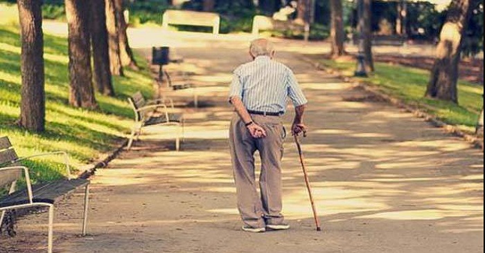 Hennes man har Alzheimers. En dag försvann han från sitt hus. Men se var polisen hittade honom!