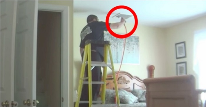 Kvinnan sätter upp dolda kameror i huset. Men när hon ser vad hantverkaren gör, kokar hon av ilska! Kvinnan sätter upp dolda kameror i huset. Men när hon ser vad hantverkaren gör, kokar hon av ilska!