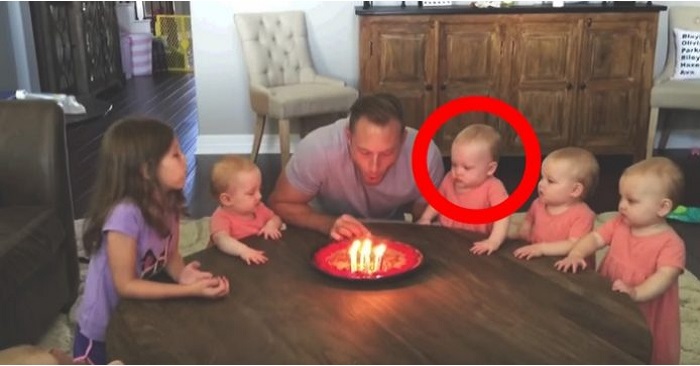6 systrar sjunger för sin pappa på hans födelsedag. Men se hur de reagerar när han blåser ut ljusen! 6 systrar sjunger för sin pappa på hans födelsedag. Men se hur de reagerar när han blåser ut ljusen!